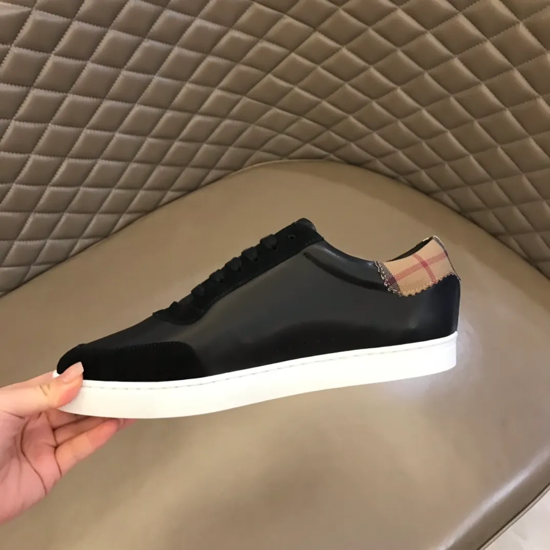 ¥380 B’s men’s classic low-top sneakers are reinterpreted in Vintage plaid cotton and cowhide materials, decorated with a new brand logo. First-layer cowhide lining, embossed Burberry logo on the heel, and original TPU outsole! 38-44 (45 customized)